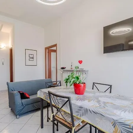 Appartement Bilocale In Area Servita E Ben Collegato Al Centro