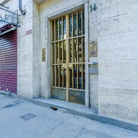 Bilocale In Area Servita E Ben Collegato Al Centro Appartement