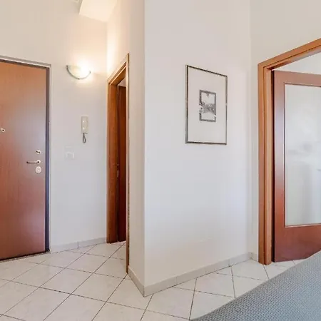 Bilocale In Area Servita E Ben Collegato Al Centro *